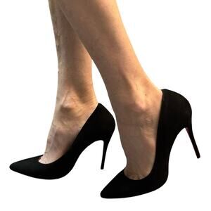 Christian’s Louboutin So Kate heels black